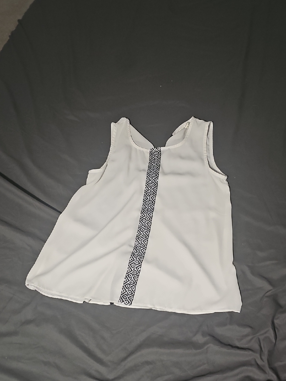 Sleeveless Chiffon Top With Back Bow And Detail